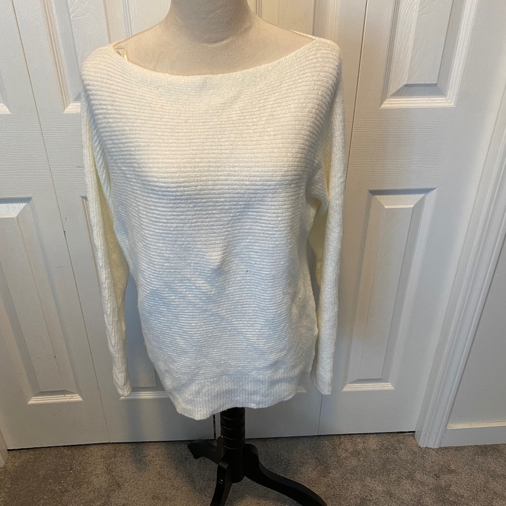 Treasure and Bond size M sweater